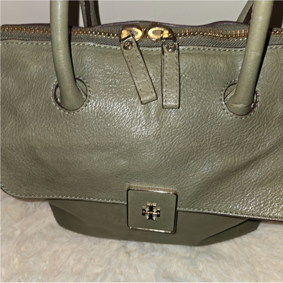 Tory Burch Handbags - Tory Burch Olive Green Leather Tote Bag